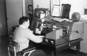 1955 Base radio station and mobile sets